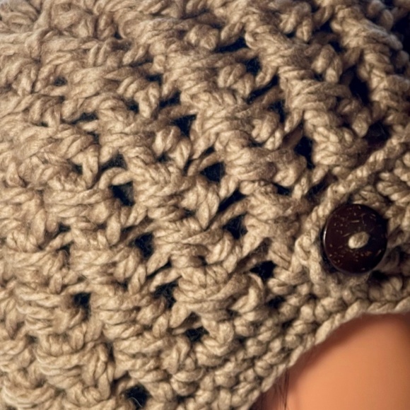 Women's Hand Crochet Newsboy Chunky Hat with wooden beads - ONE OF A KIND - NEW - Picture 8 of 9